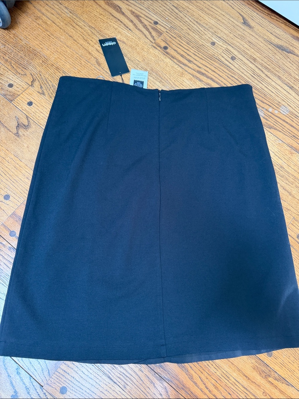 NWT Olsen sz 14 Black faux wrap skirt - closet staple; capsule wardrobe - Picture 10 of 11